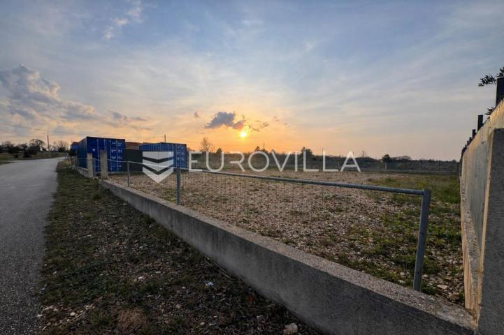 Zadar, Paljuv, ograđeno građevinsko zemljište 980 m²