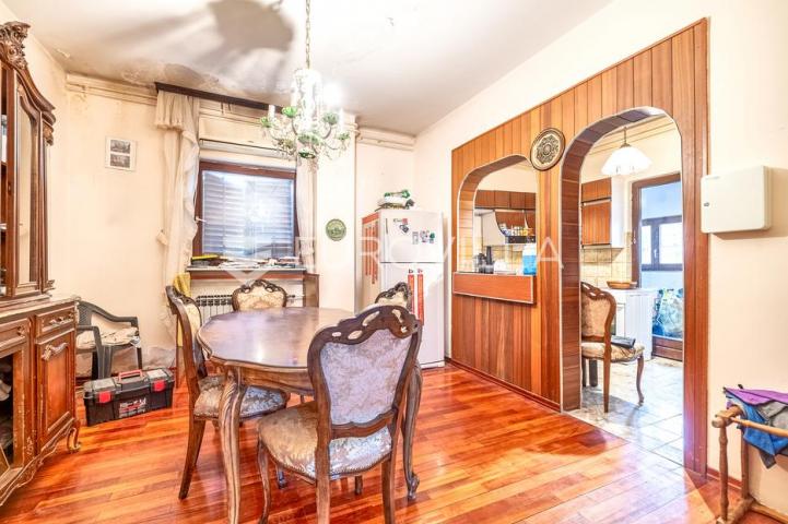 Zagreb, Remete, peterosoban dvoetažan stan, 216 m²