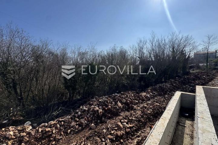 Istra, Labin, moderna prizemnica s bazenom
