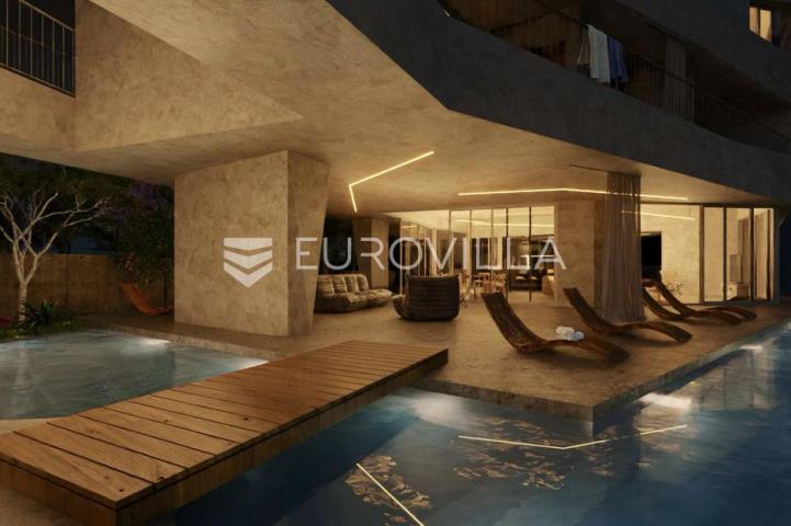 Brač, Sutivan, građevinsko zemljište s projektom