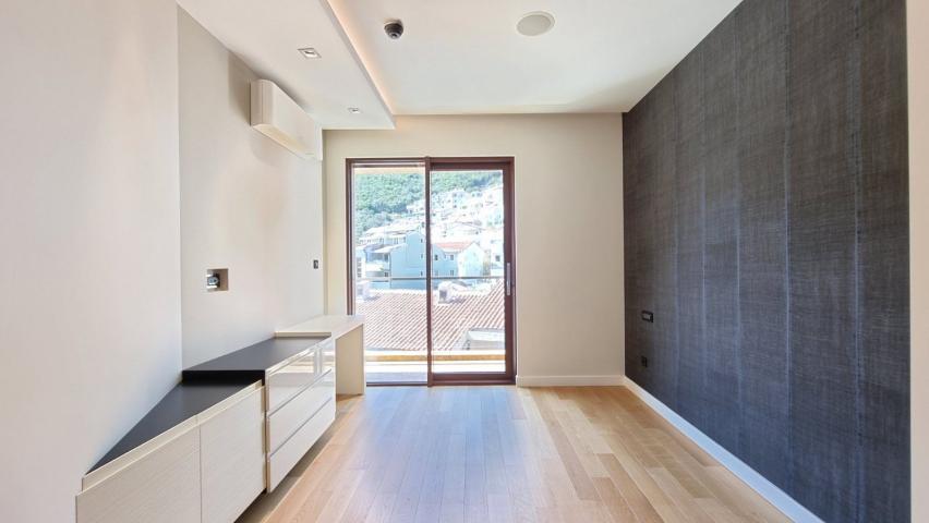 Ekskluzivan stan 108m² sa garažnim mestom i smart home tehnologijom – Budva