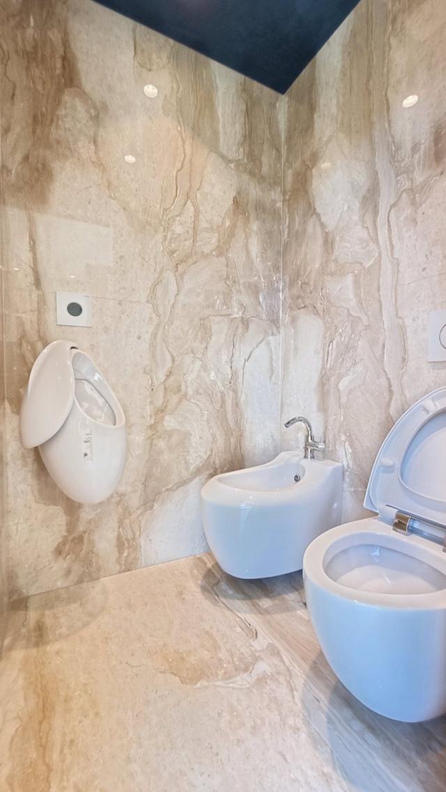 Luksuzan stan na tri nivoa 313m² sa spa zonom, teretanom, pametnim sistemom i garažom – Budva
