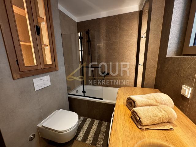 Opatija, 79.62m2, 2s+db, balkon, pogled na more