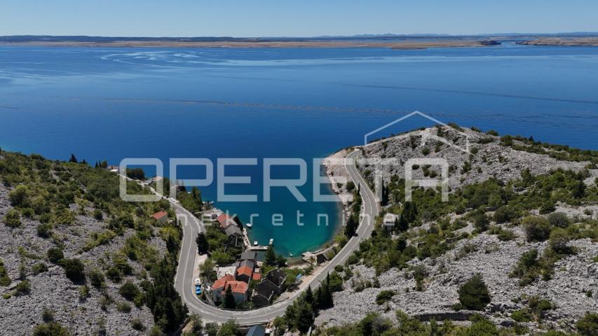 Kamena  starina za adaptaciju u prvom redu do mora, Starigrad Paklenica
