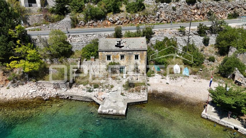 Kamena  starina za adaptaciju u prvom redu do mora, Starigrad Paklenica
