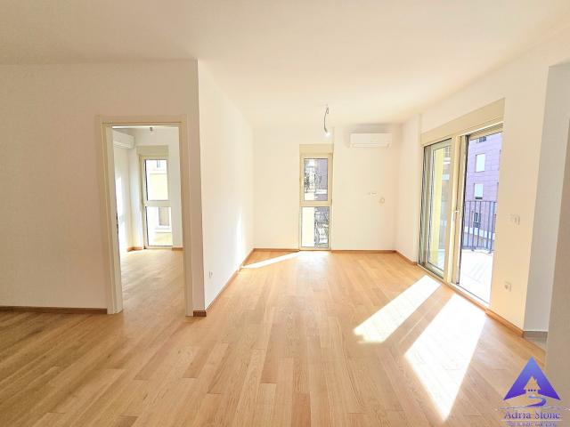 Prodaja, Stan, 65m2 , Budva