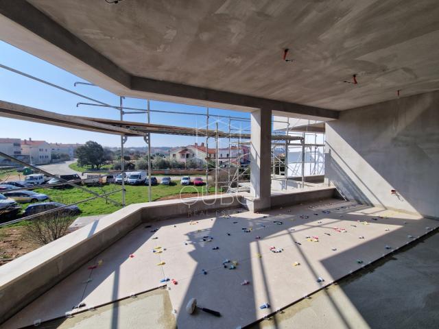 Pula – Moderan Penthouse Z4 u novogradnji s velikom terasom i 3 spavaće sobe