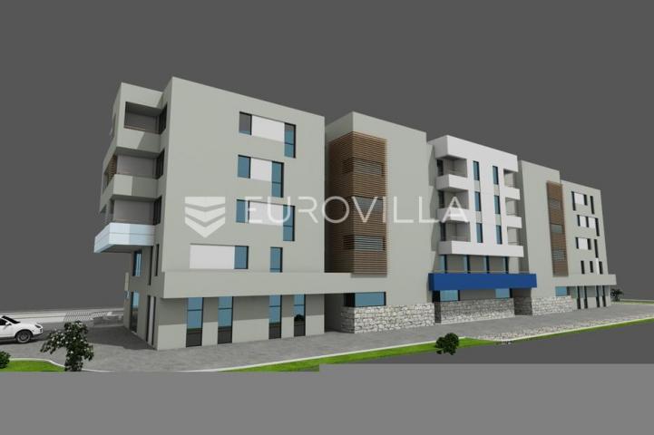 Trogir jednosoban stan 57 m² četvrti kat s pogledom na more