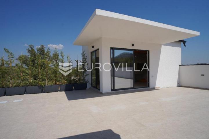 Zadar, Polača, prekrasna villa s bazenom na mirnoj lokaciji