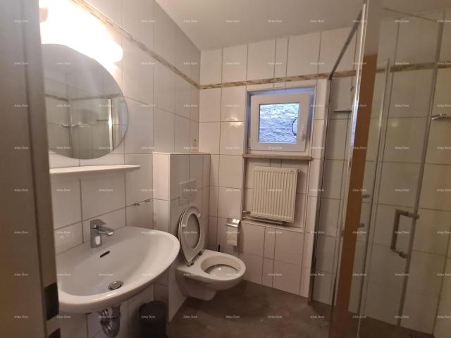 Kuća Prodaja velike stambene kuće, pogodne za investiciju, Medulin!