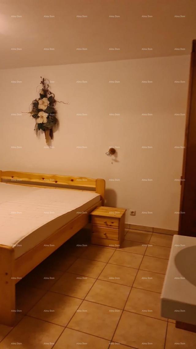 Kuća Prodaja velike stambene kuće, pogodne za investiciju, Medulin!