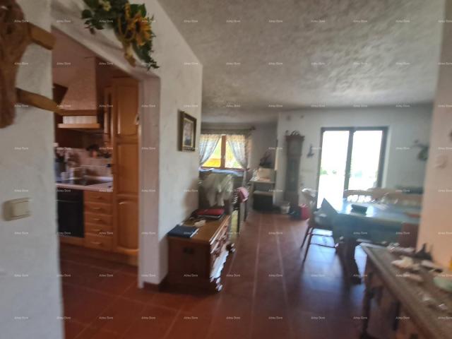 Kuća Prodaja velike stambene kuće, pogodne za investiciju, Medulin!