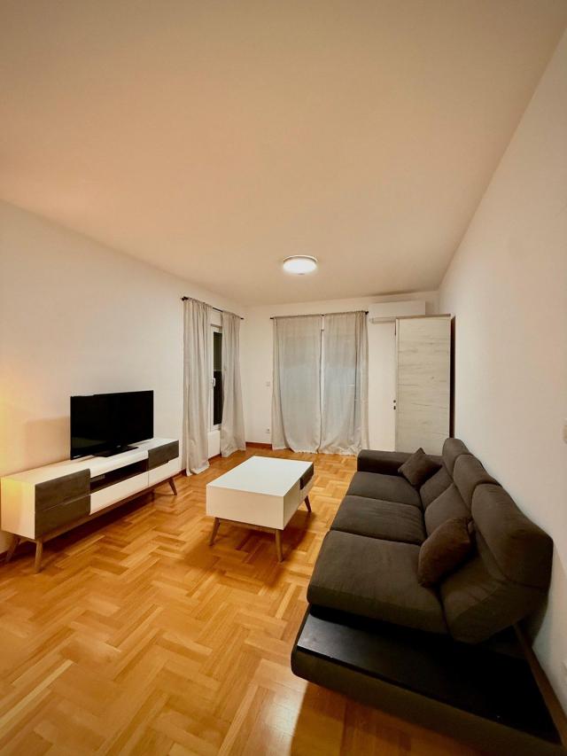 Moderan dvosoban stan 75m² na odličnoj lokaciji – Golubovina, Budva