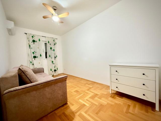 Moderan dvosoban stan 75m² na odličnoj lokaciji – Golubovina, Budva