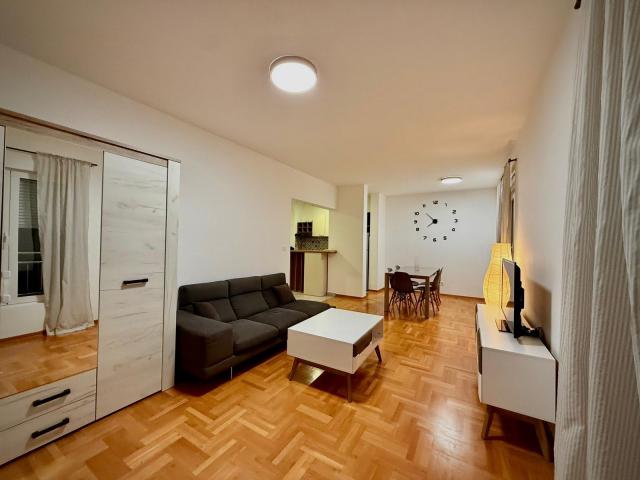Moderan dvosoban stan 75m² na odličnoj lokaciji – Golubovina, Budva