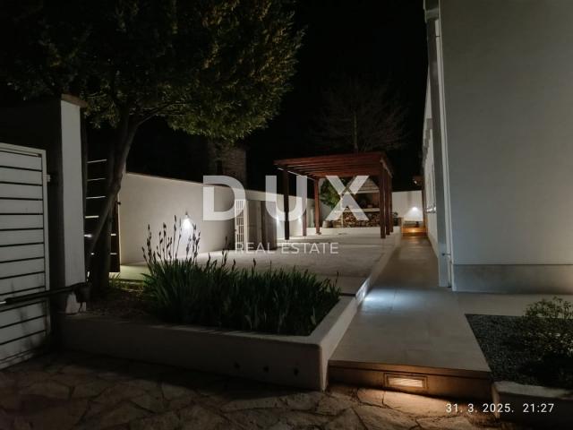ISTRIEN, POREČ – Exklusive Designer-Familienvilla mit Wellnessoase und beheiztem Pool