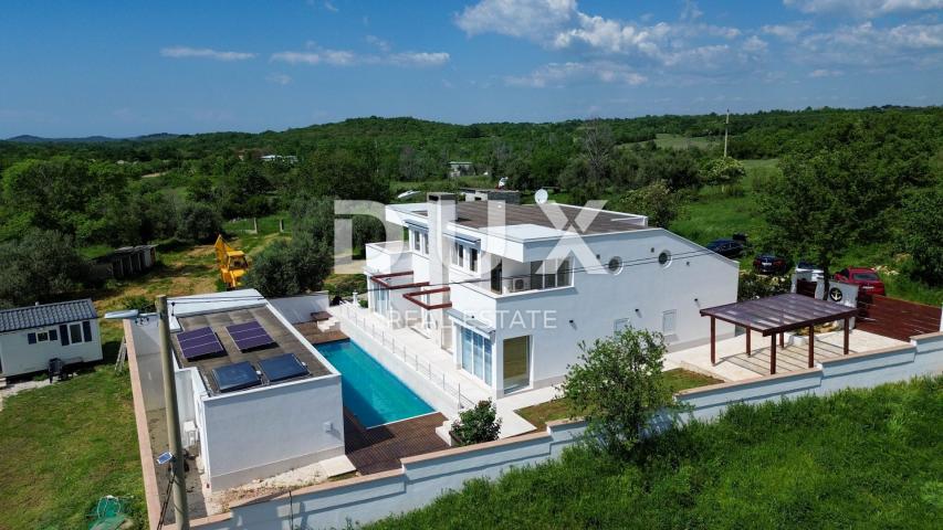ISTRIEN, POREČ – Exklusive Designer-Familienvilla mit Wellnessoase und beheiztem Pool