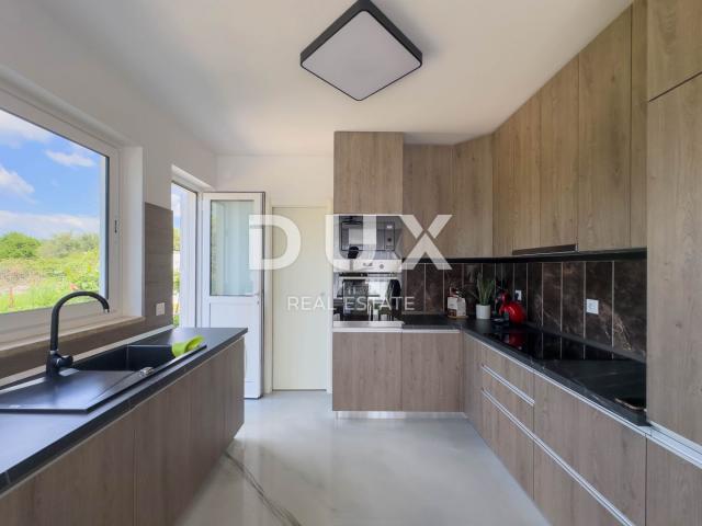 ISTRIEN, POREČ – Exklusive Designer-Familienvilla mit Wellnessoase und beheiztem Pool