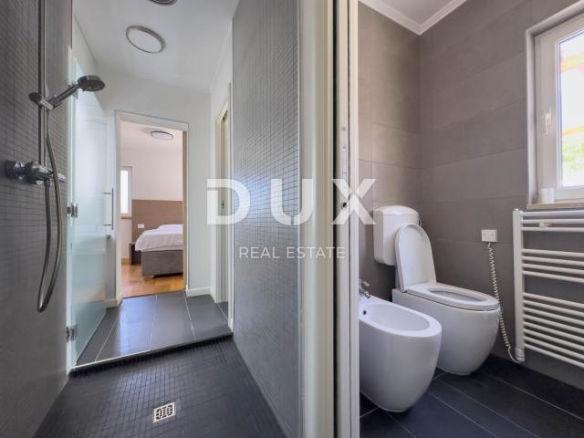 ISTRIEN, POREČ – Exklusive Designer-Familienvilla mit Wellnessoase und beheiztem Pool
