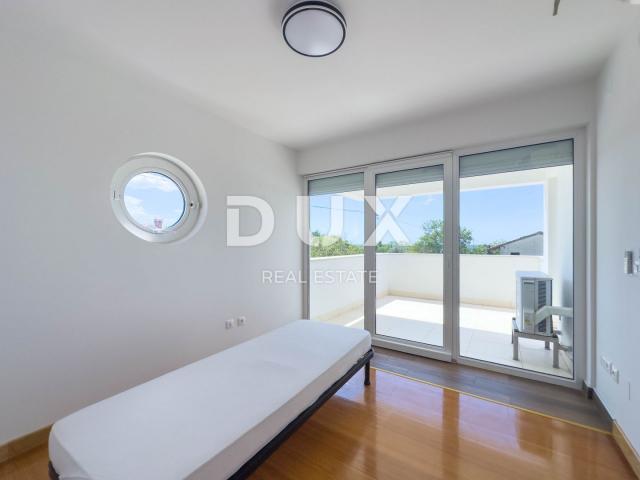 ISTRIEN, POREČ – Exklusive Designer-Familienvilla mit Wellnessoase und beheiztem Pool
