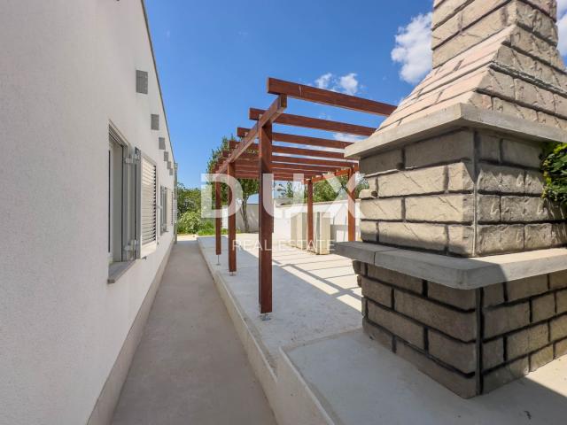 ISTRIEN, POREČ – Exklusive Designer-Familienvilla mit Wellnessoase und beheiztem Pool