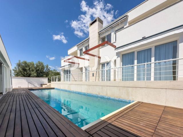 ISTRIEN, POREČ – Exklusive Designer-Familienvilla mit Wellnessoase und beheiztem Pool