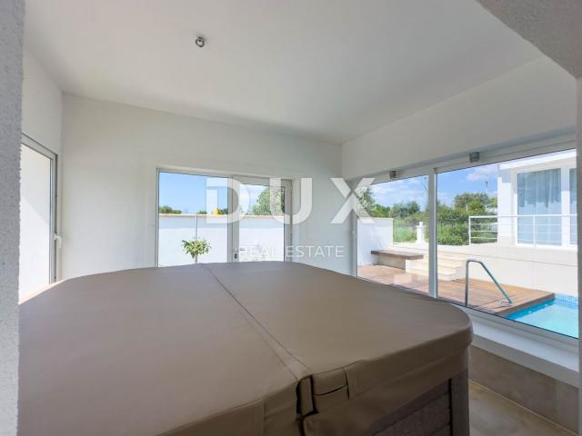 ISTRIEN, POREČ – Exklusive Designer-Familienvilla mit Wellnessoase und beheiztem Pool
