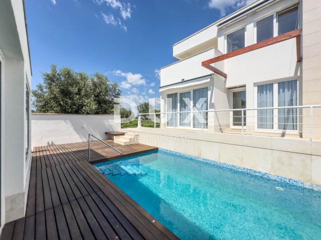 ISTRIEN, POREČ – Exklusive Designer-Familienvilla mit Wellnessoase und beheiztem Pool