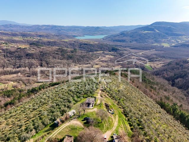 Veliko imanje od 170 000 m2 s predivnim pogledom