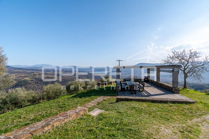 Veliko imanje od 170 000 m2 s predivnim pogledom