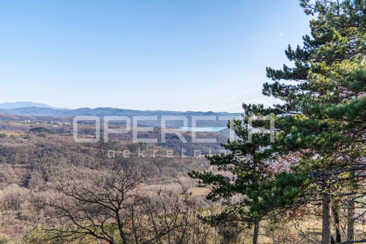 Veliko imanje od 170 000 m2 s predivnim pogledom