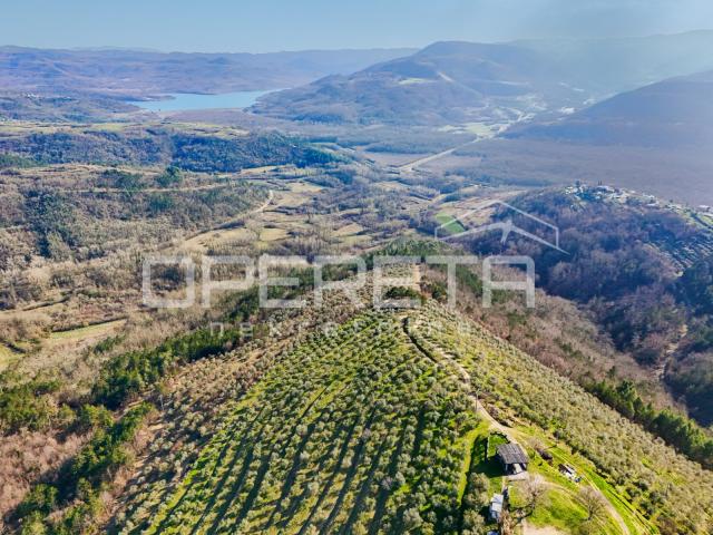 Veliko imanje od 170 000 m2 s predivnim pogledom