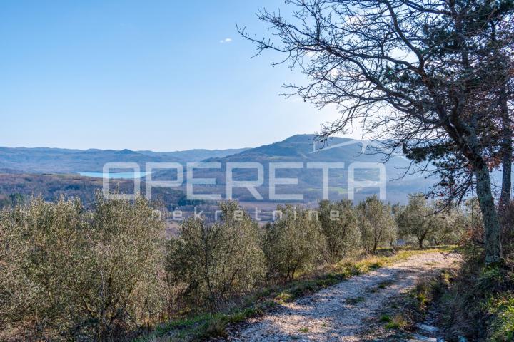 Veliko imanje od 170 000 m2 s predivnim pogledom
