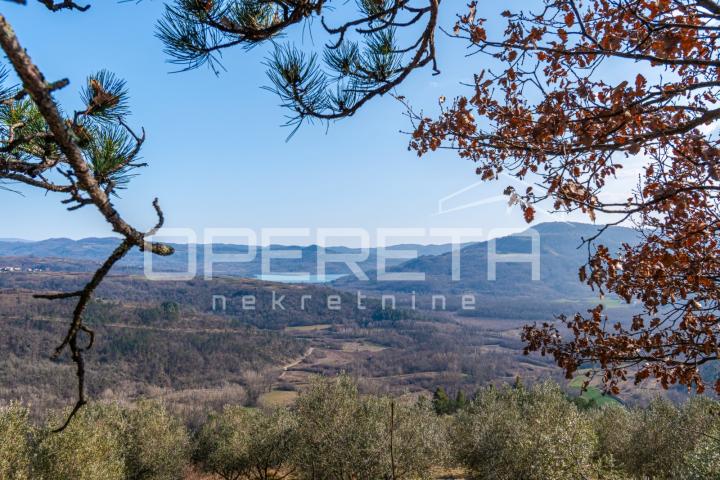 Veliko imanje od 170 000 m2 s predivnim pogledom