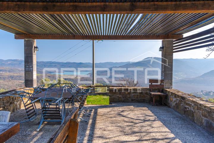 Veliko imanje od 170 000 m2 s predivnim pogledom