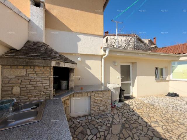 Haus Ližnjan, gepflegtes und komplett möbliertes Haus mit Garage und Weinkeller