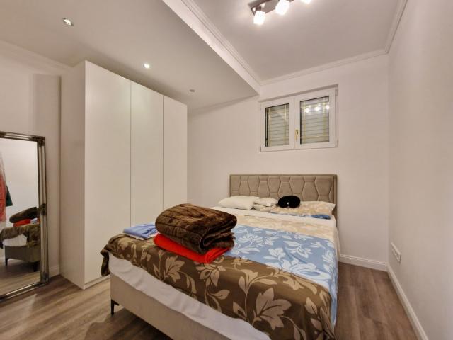 Dvospratna kuca 250m2 u naselju Podmaine, Budva. 