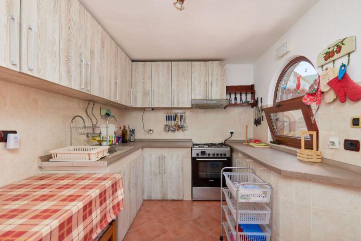 Kuća 120m2 sa pogledom na more u Dobroti, Kotor