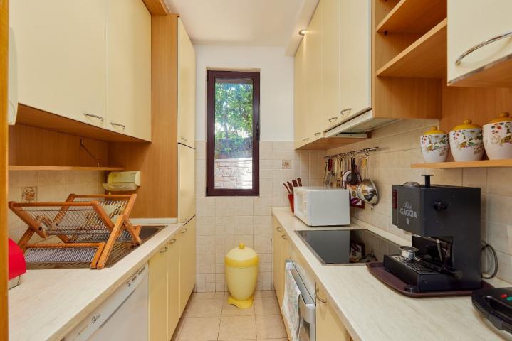 Kuća 120m2 sa pogledom na more u Dobroti, Kotor