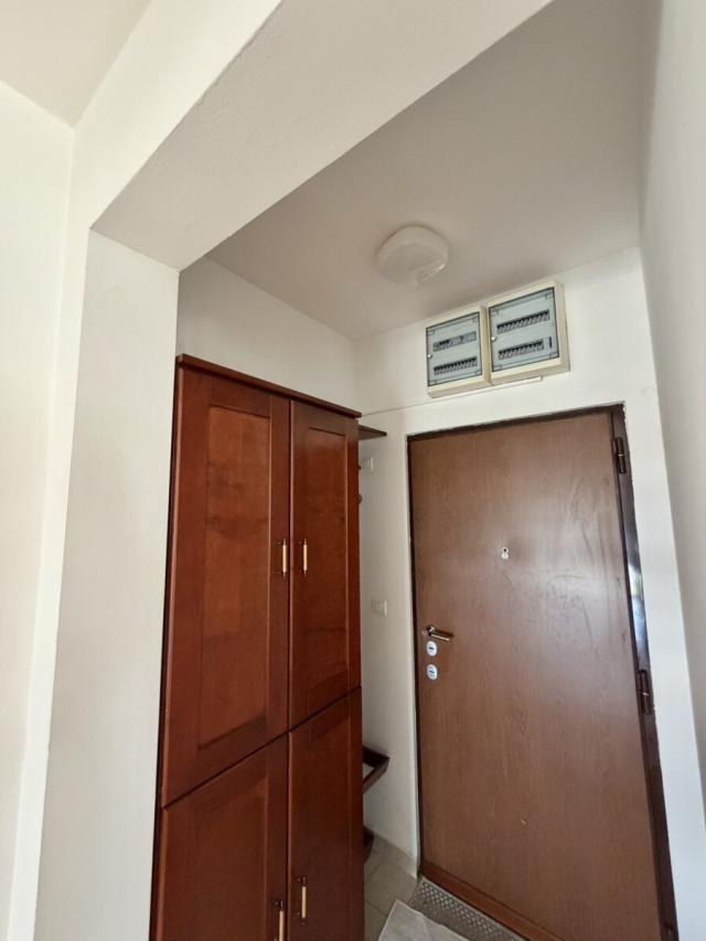 Dvosoban stan, 100m2, Preko Morače, IZDAVANJE