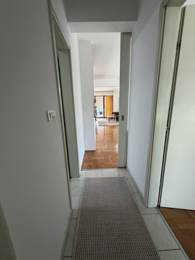 Dvosoban stan, 100m2, Preko Morače, IZDAVANJE