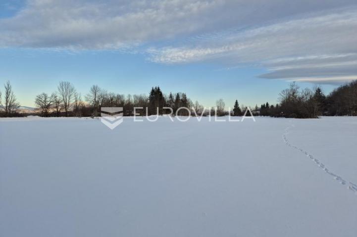 Lovinac, Raduč, zemljište s građevinskom dozvolom 4480 m²