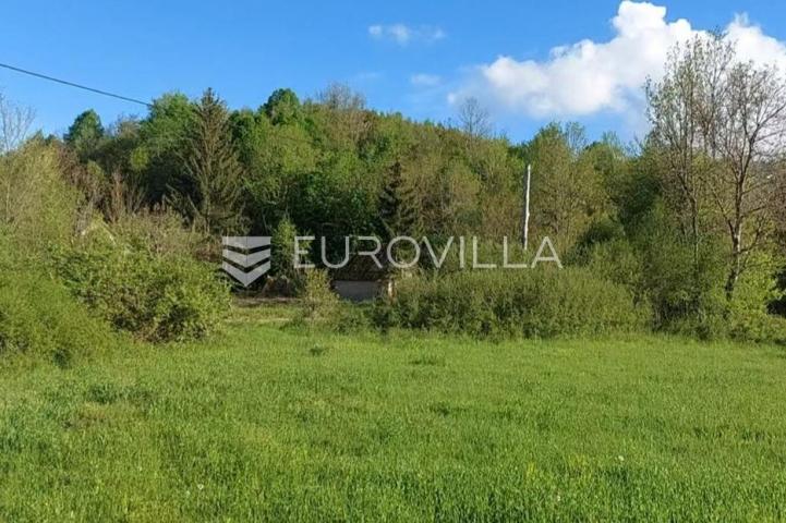 Lovinac, Raduč, zemljište s građevinskom dozvolom 4480 m²
