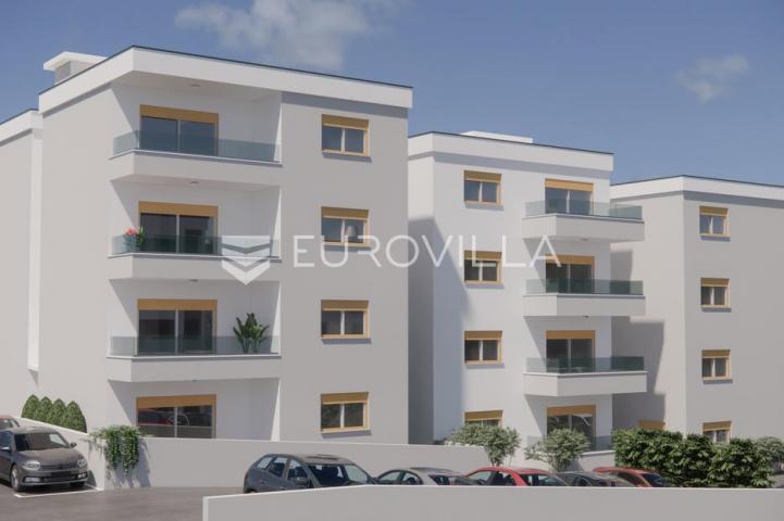 Pula, Centar, ekskluzivan trosoban stan u novogradnji, 1. kat, 59.20 m², lift, plin, top lokacija
