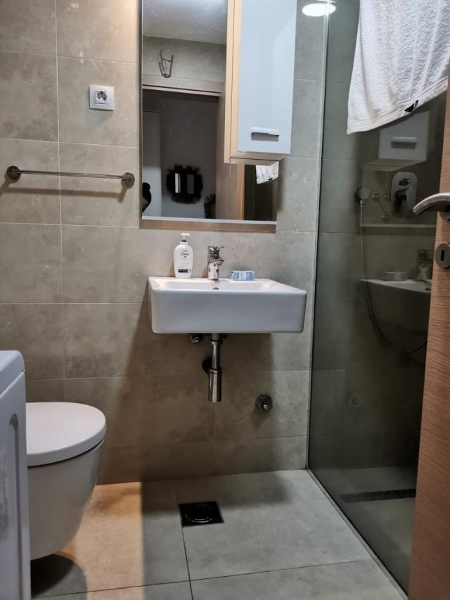 Udoban Jednosoban stan na prodaju u centru Budve