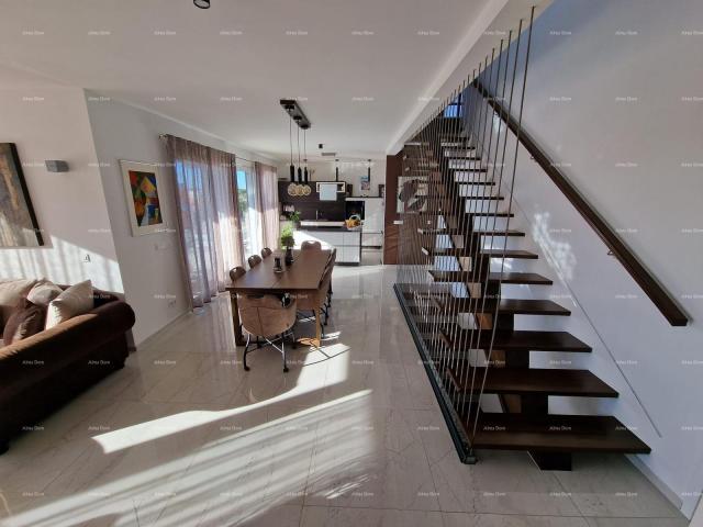 Kuća Prodaje se luksuzna vila u Medulinu – 100 m od mora