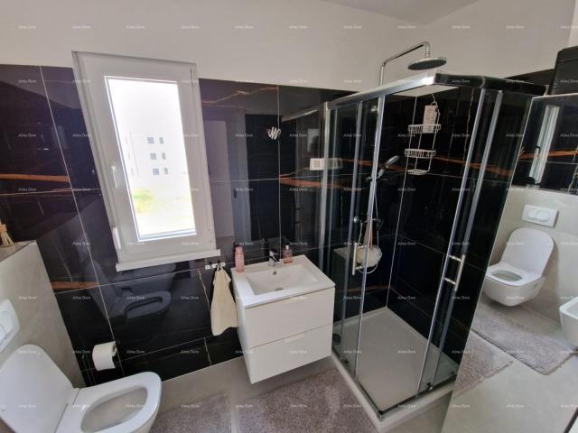 Kuća Prodaje se luksuzna vila u Medulinu – 100 m od mora