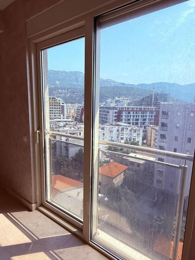 Ekskluzivni penthaus 326 m² sa privatnim bazenom i krovnom terasom – Centar, Budve
