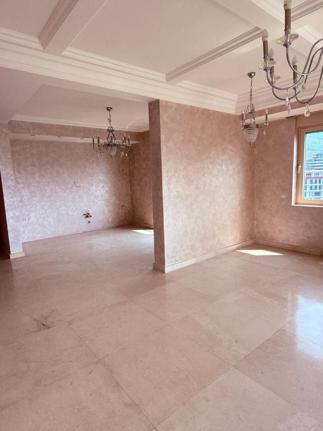 Ekskluzivni penthaus 326 m² sa privatnim bazenom i krovnom terasom – Centar, Budve