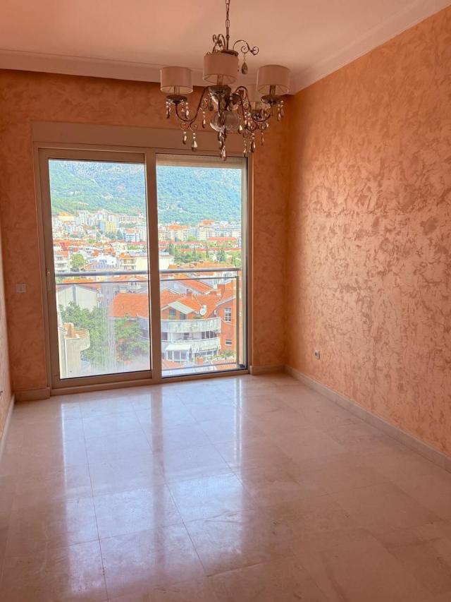 Ekskluzivni penthaus 326 m² sa privatnim bazenom i krovnom terasom – Centar, Budve